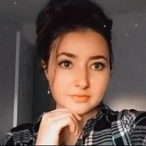 Meet your Posher, Elina